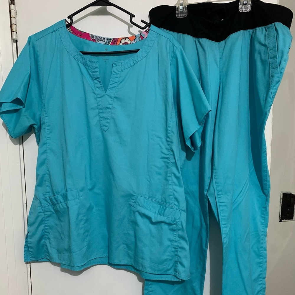 Vera Bradley scrub set